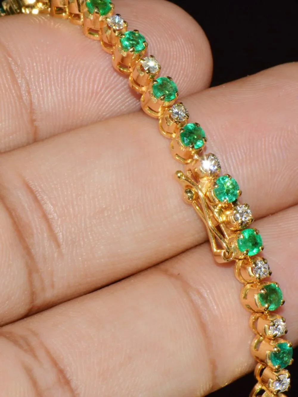 Certified Natural 4.90Cts VS F Diamond Emerald 18K Solid Gold Tennis Bracelet